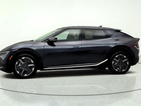 Used 2025 Kia EV6 Light w/ Light LR Technology Package RWD image 8