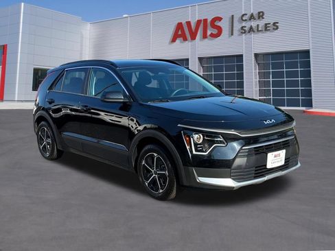 Used 2025 Kia Niro LX FWD image 3