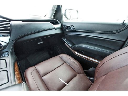 Used 2020 Chevrolet Tahoe Premier w/ Premier Plus Edition RWD image 13