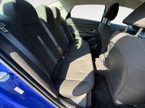 Used 2024 Hyundai Elantra SEL FWD image 18