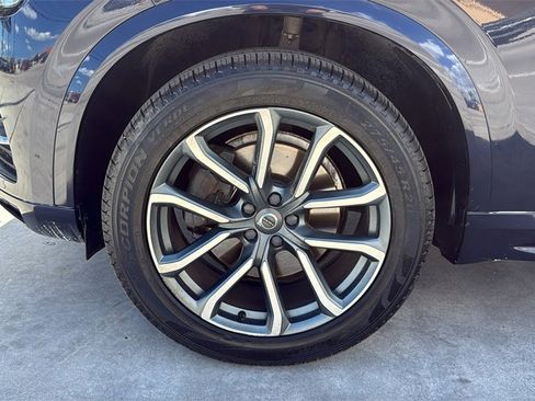 Used 2019 Volvo XC90 T5 Momentum w/ Protection Package Premier image 19