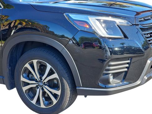 Used 2024 Subaru Forester Limited w/ Convenience Package AWD/4WD image 9