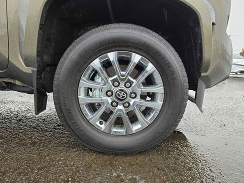 Certified 2025 Toyota Tacoma Limited image 9