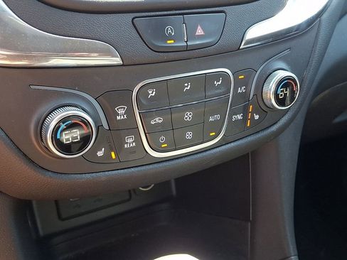 Used 2023 Chevrolet Equinox LT image 16