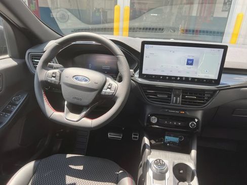Used 2023 Ford Escape ST-Line w/ Tech Pack #1 AWD/4WD image 13