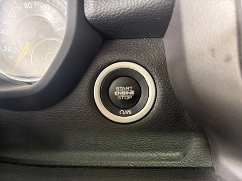 Used 2019 RAM 1500 Big Horn AWD/4WD image 16
