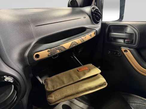 Used 2014 Jeep Wrangler Unlimited Sahara AWD/4WD image 34