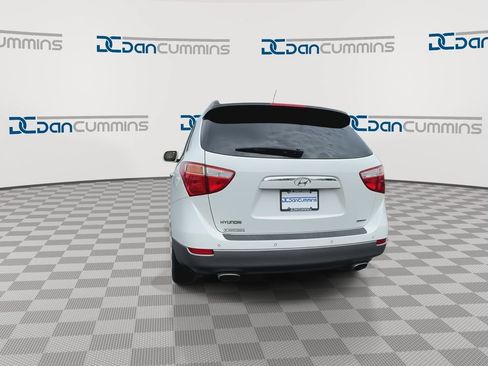 Used 2010 Hyundai Veracruz Limited w/ Rear Seat Entertainment Pkg 4 FWD image 7