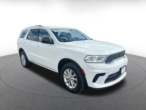 Used 2024 Dodge Durango SXT image 2
