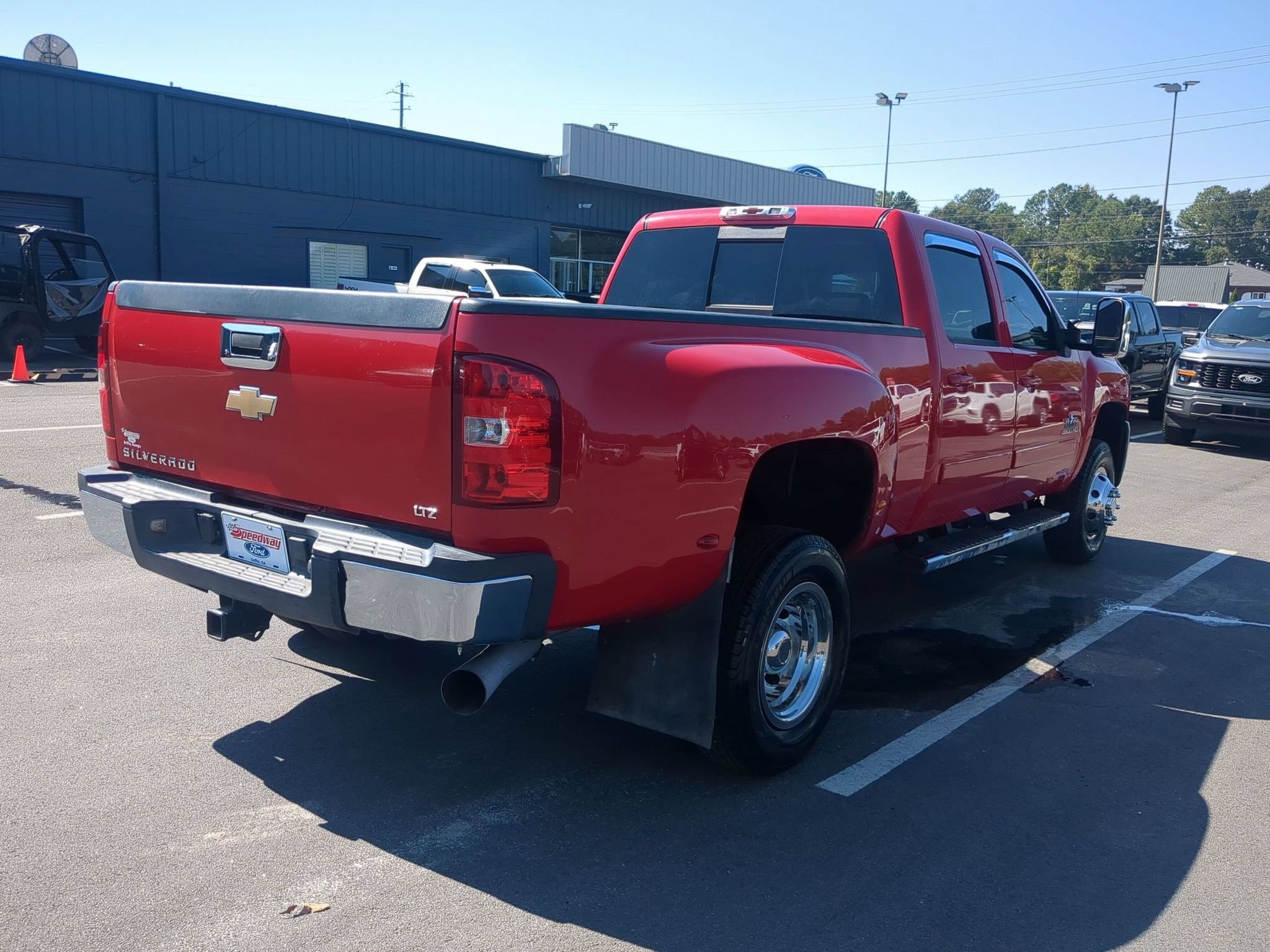 Used 2008 Chevrolet Silverado 3500 LTZ w/ EZ-Lift Tailgate Package RWD image 5