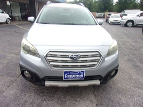Used 2015 Subaru Outback 2.5i Limited AWD/4WD image 2