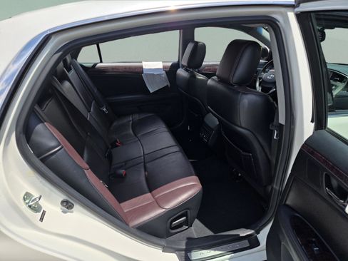 Used 2011 Toyota Avalon Limited FWD image 16