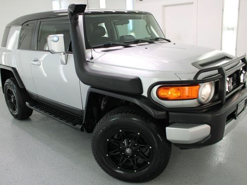 Used 2008 Toyota FJ Cruiser 2WD image 12