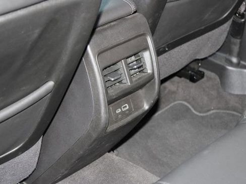 Used 2025 Cadillac XT4 Premium Luxury image 17