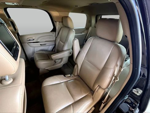 Used 2013 Cadillac Escalade Luxury RWD image 20