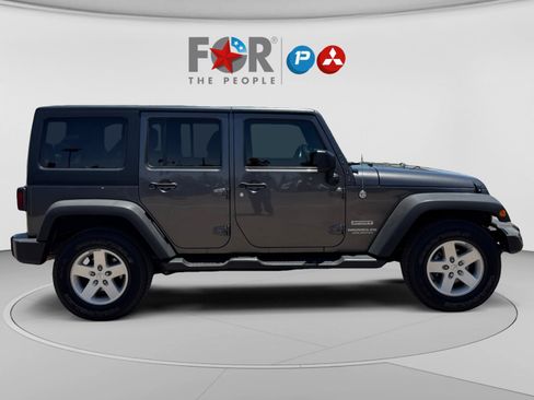 Used 2017 Jeep Wrangler Unlimited Sport w/ Quick Order Package 24S AWD/4WD image 6