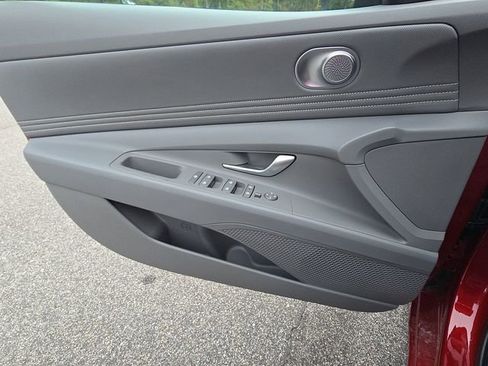 Certified 2025 Hyundai Elantra Sport FWD image 34