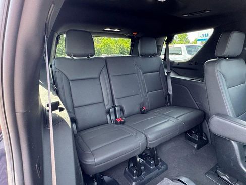 Used 2023 Chevrolet Tahoe Z71 w/ Z71 Off-Road Package AWD/4WD image 11