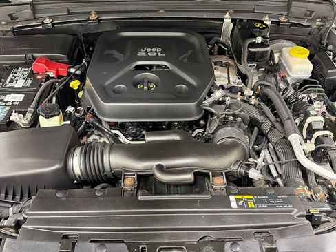 Used 2018 Jeep Wrangler Sport AWD/4WD image 29