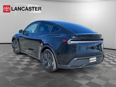 Used 2026 Tesla Model Y 2WD image 5