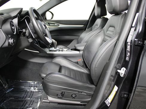 Used 2023 Alfa Romeo Stelvio Veloce AWD/4WD image 30