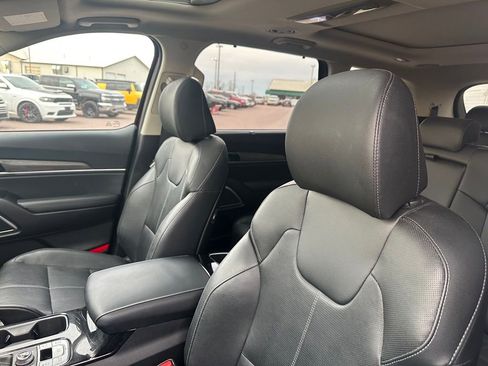 Used 2022 Kia Telluride SX image 3