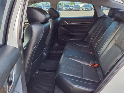 Used 2018 Honda Accord Touring image 8