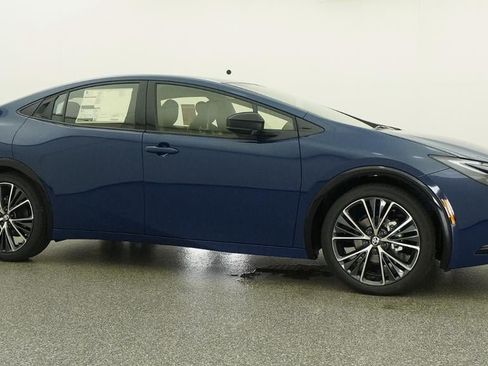 New 2027 Toyota Prius XLE FWD image 28