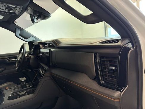 Used 2024 GMC Sierra 1500 AT4 w/ Technology Package image 41