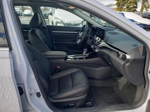 Certified 2025 Nissan Altima 2.5 SR w/ SR Premium Package image 23