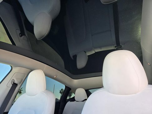 Used 2023 Tesla Model Y Performance image 20