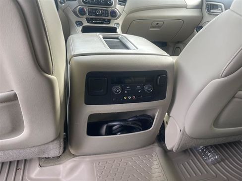 Used 2015 GMC Yukon Denali w/ Premium Package AWD/4WD image 11