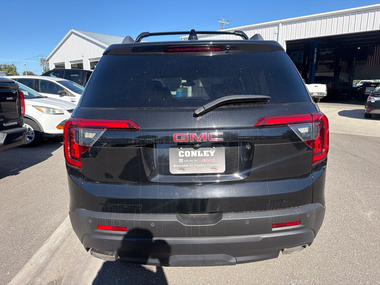 Certified 2022 GMC Acadia SLE w/ Driver Convenience Package AWD/4WD image 10