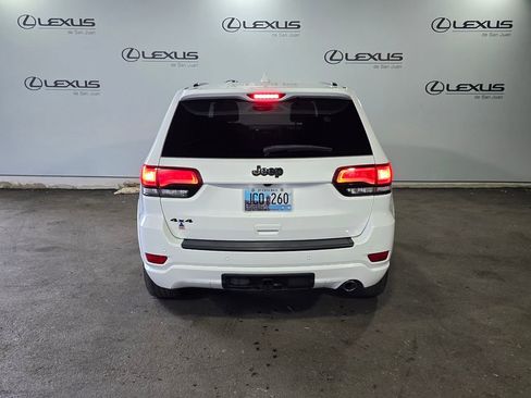 Used 2018 Jeep Grand Cherokee Altitude AWD/4WD image 9
