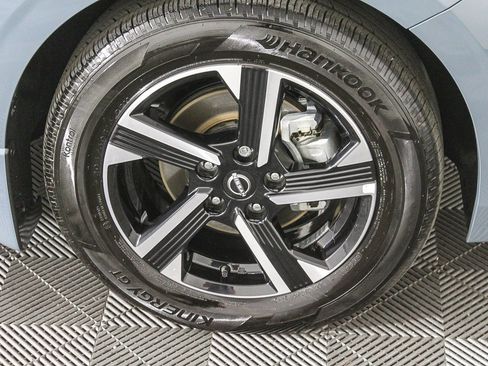 Certified 2025 Nissan Sentra SV w/ Lighting Package image 12