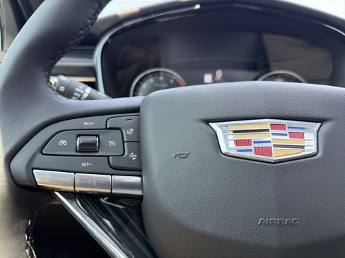 Certified 2025 Cadillac XT6 Premium Luxury FWD image 29