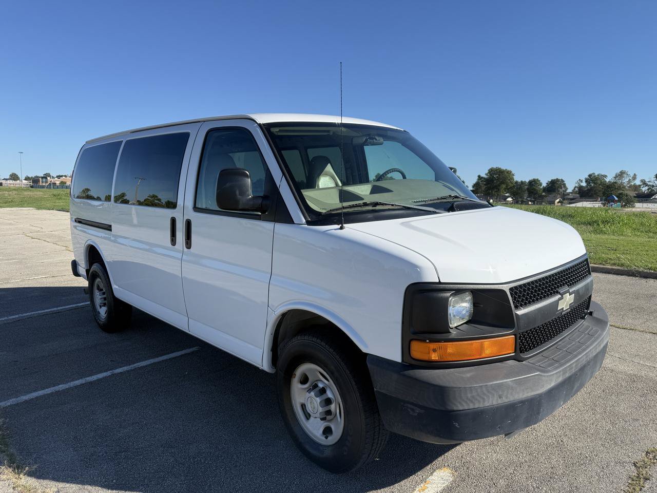 Used 2006 Chevrolet Express 3500 w/ Power and Light Package RWD image 2