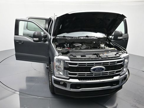 Used 2025 Ford F250 XLT AWD/4WD image 44
