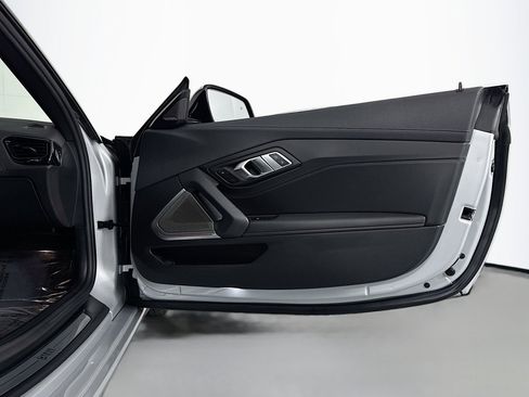 Used 2021 BMW Z4 sDrive30i w/ Executive Package image 23