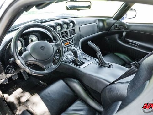 Used 1996 Dodge Viper GTS image 2