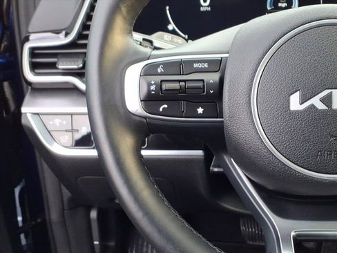 Used 2025 Kia Sportage SX image 19