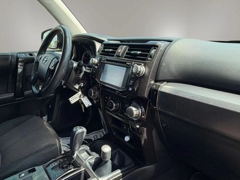 Used 2014 Toyota 4Runner Trail AWD/4WD image 27