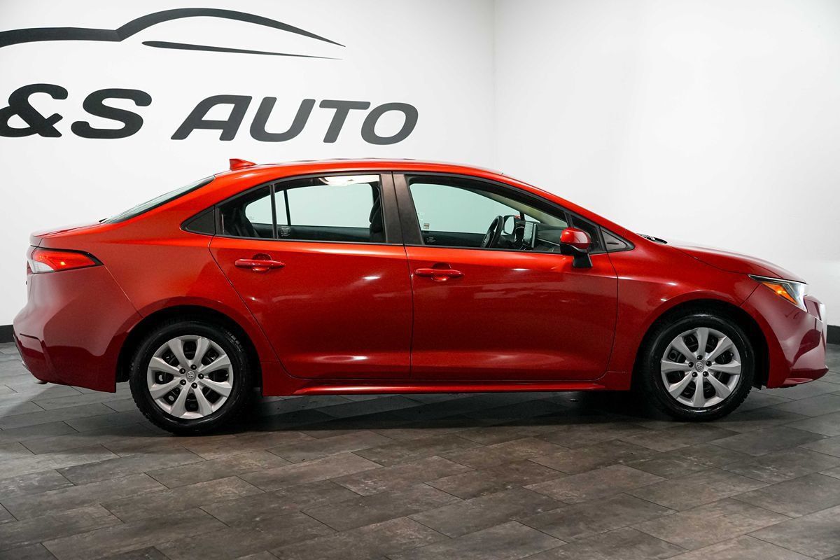 Used 2021 Toyota Corolla LE FWD image 8
