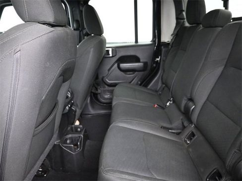 Used 2022 Jeep Gladiator Sport image 19