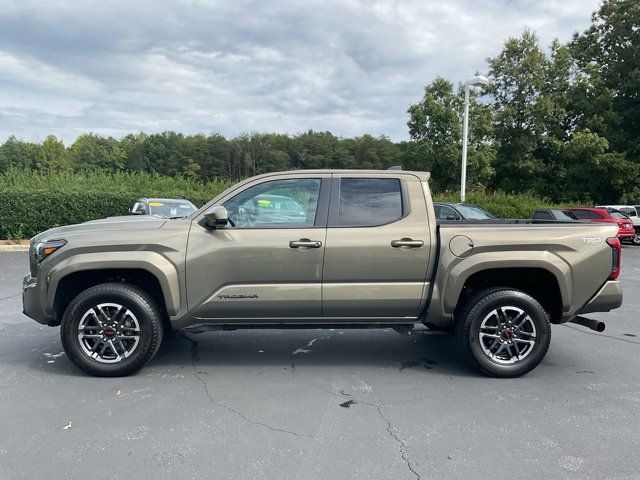 Used 2024 Toyota Tacoma TRD Sport AWD/4WD image 12