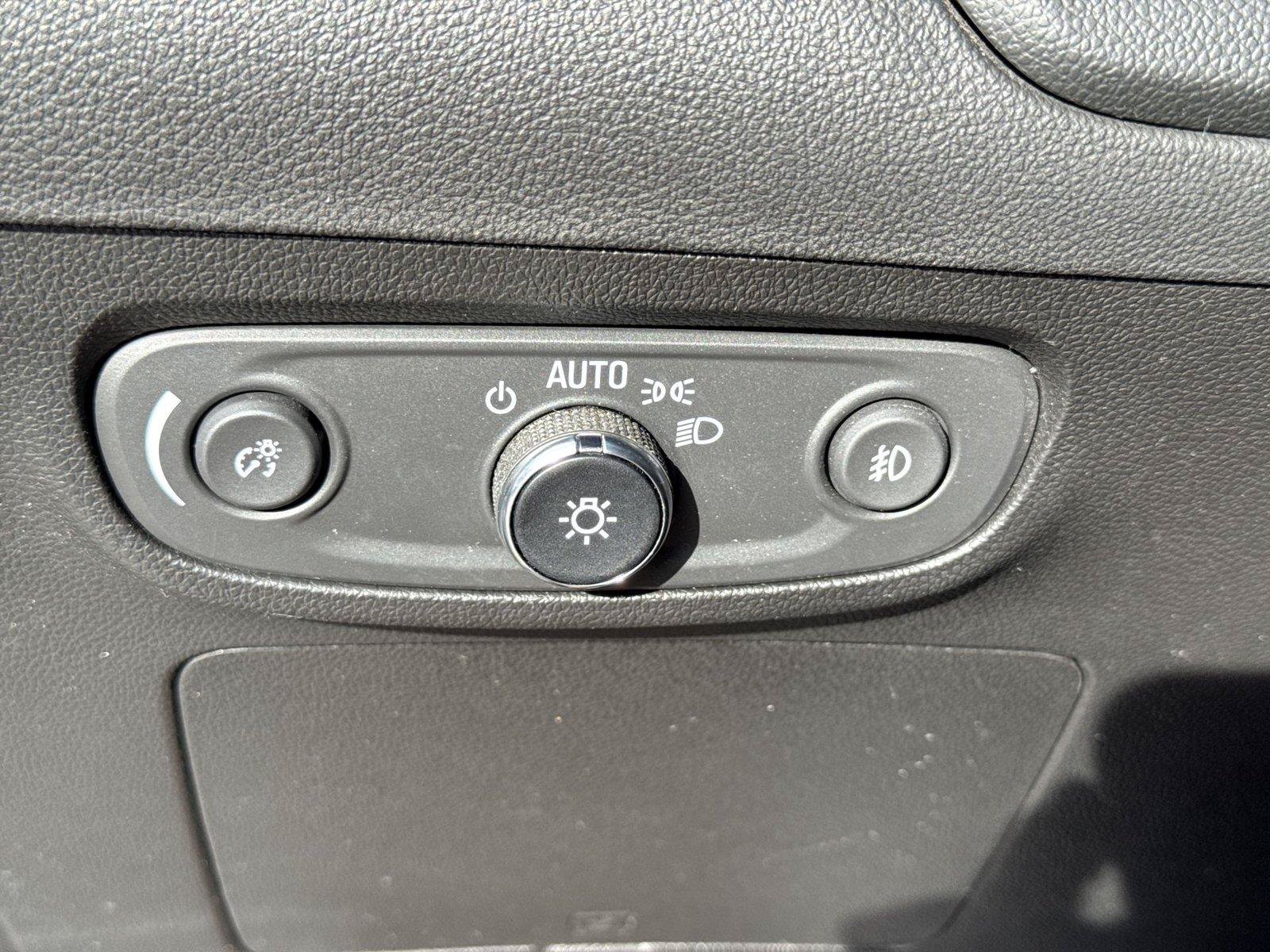 Used 2023 Buick Encore GX Essence w/ Experience Buick Package FWD image 17