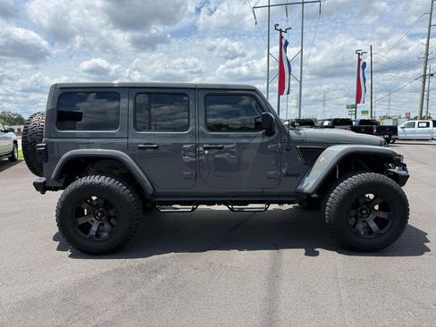 Used 2022 Jeep Wrangler Unlimited Rubicon w/ Xtreme Recon 35" Tire Package AWD/4WD image 7