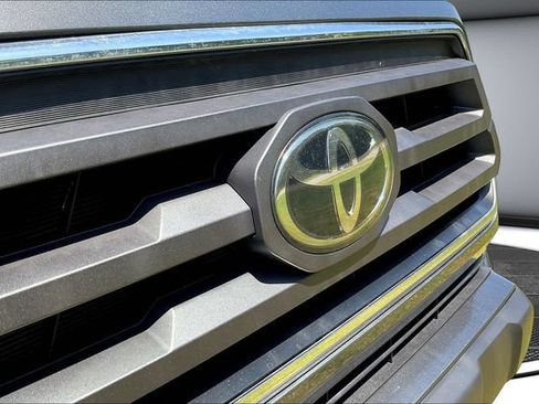 Used 2023 Toyota Tacoma SR5 RWD image 33
