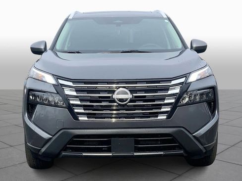 Used 2025 Nissan Rogue SV w/ SV Premium Package image 4