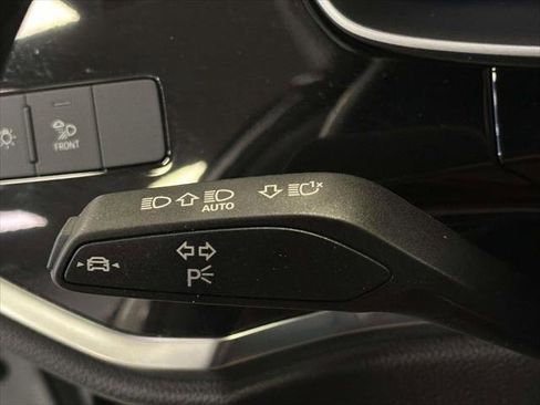 Used 2025 Audi Q3 2.0T Premium w/ Convenience Package image 22